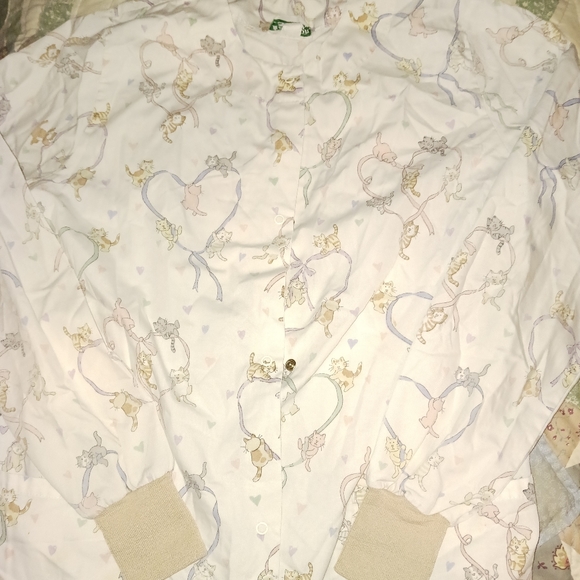 Scrub tops 2 - Picture 2 of 4